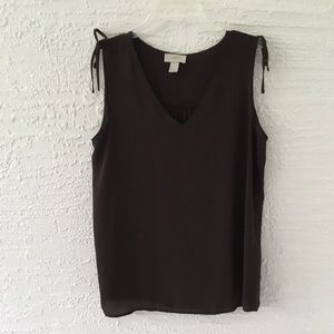 Loft tie at shoulder tank